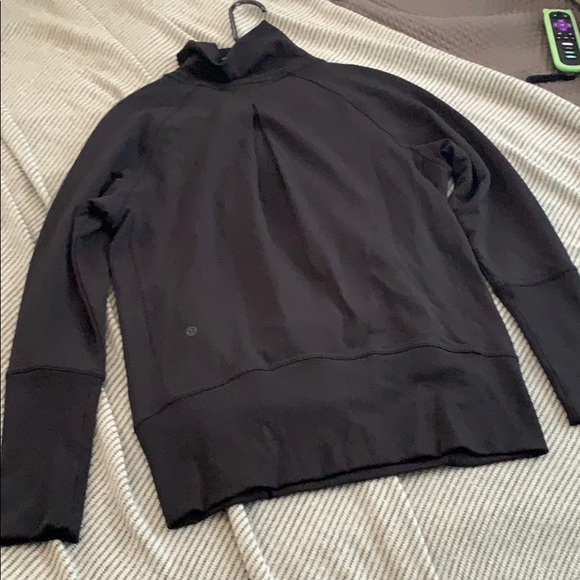 Lululemon Crowl neck sweatshirt!! - Picture 7 of 7